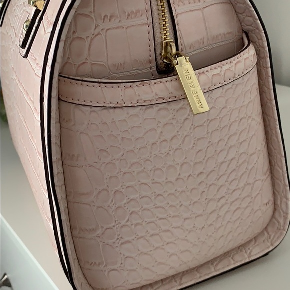 Anne Klein purse. - Picture 5 of 6